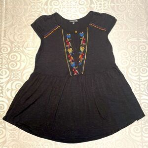 rxb black embroidered keyhole neck cap sleeve bohemian blouse in rayon spandex M